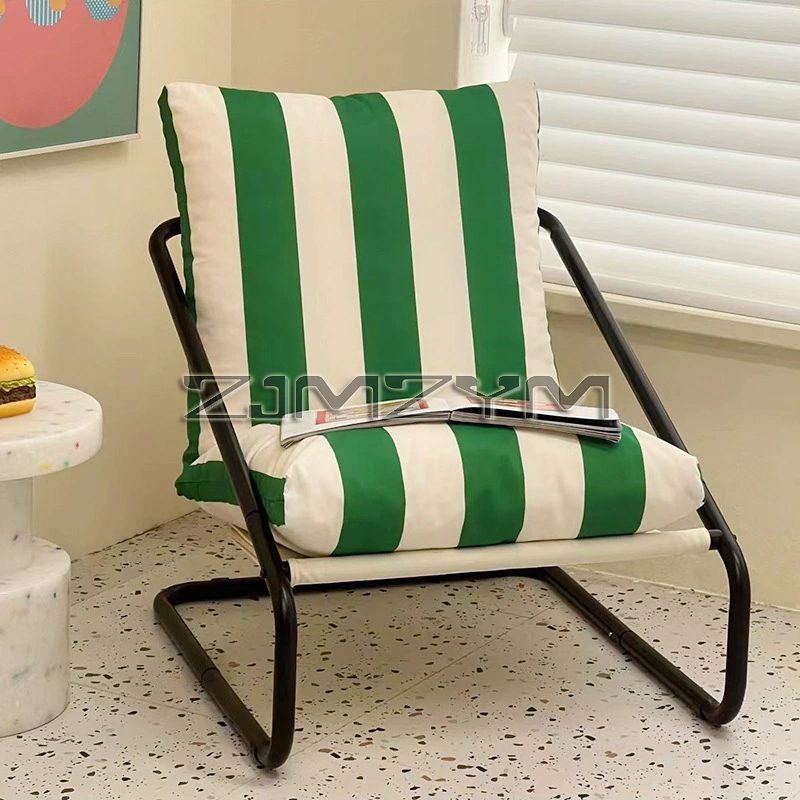 Minimalist Metal Chairs Red An - Outdoor Furniture Metal Chairs recension och pris